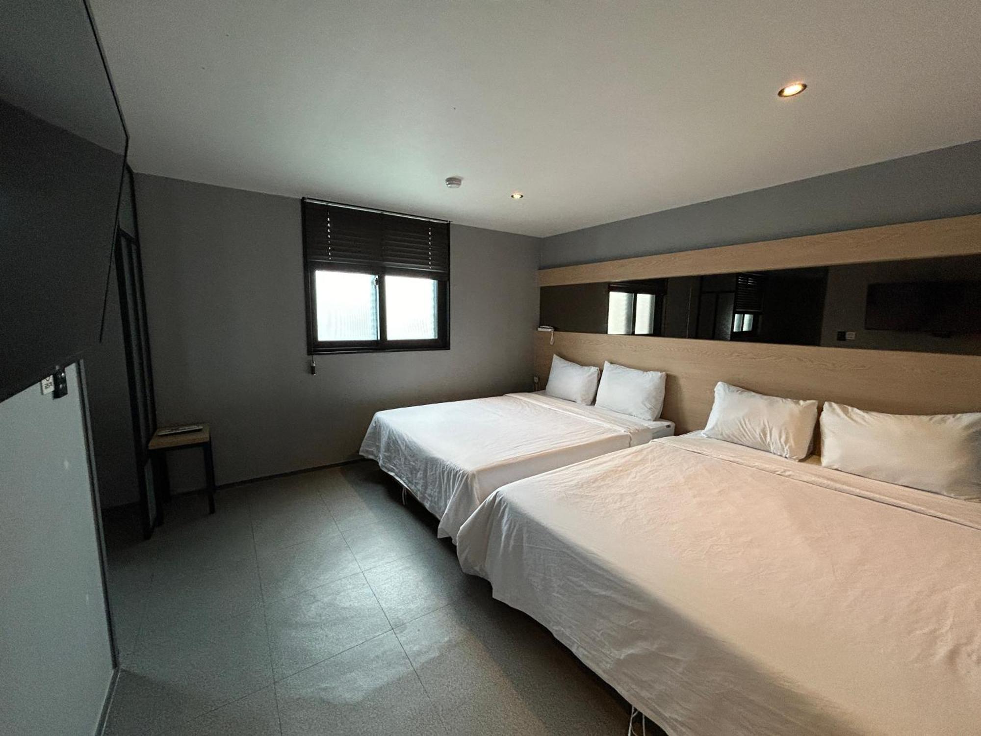 Deluxe Motel Geoje Exterior foto