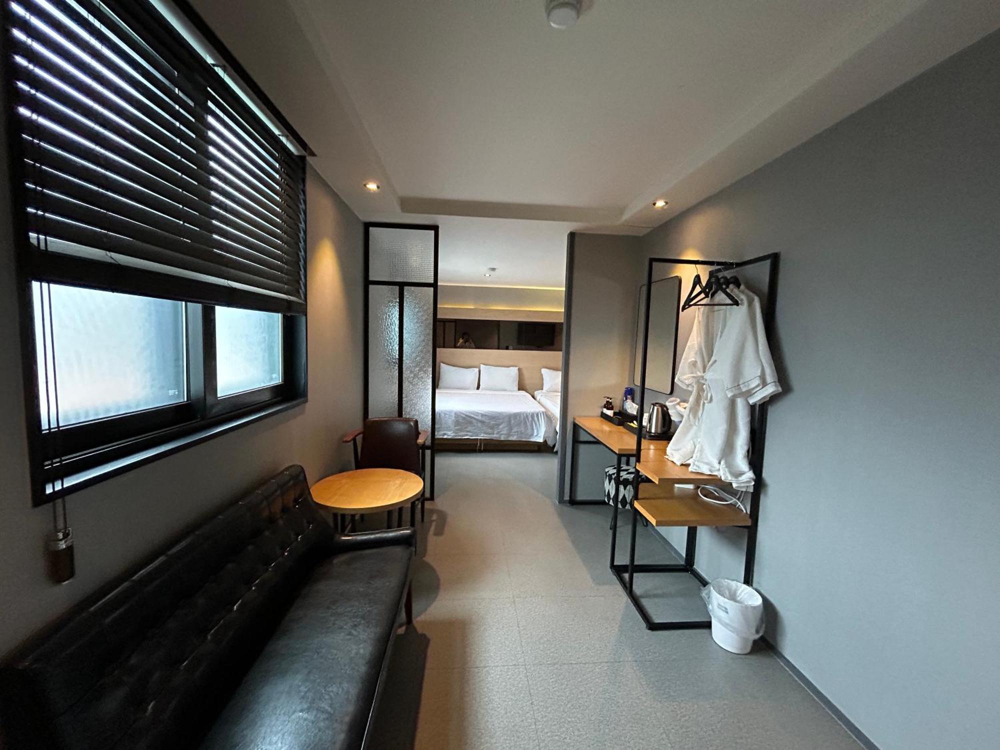 Deluxe Motel Geoje Exterior foto