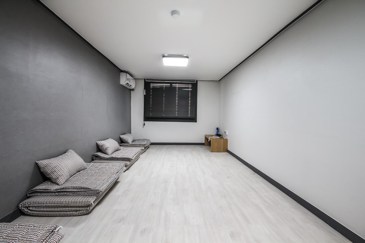 Deluxe Motel Geoje Exterior foto